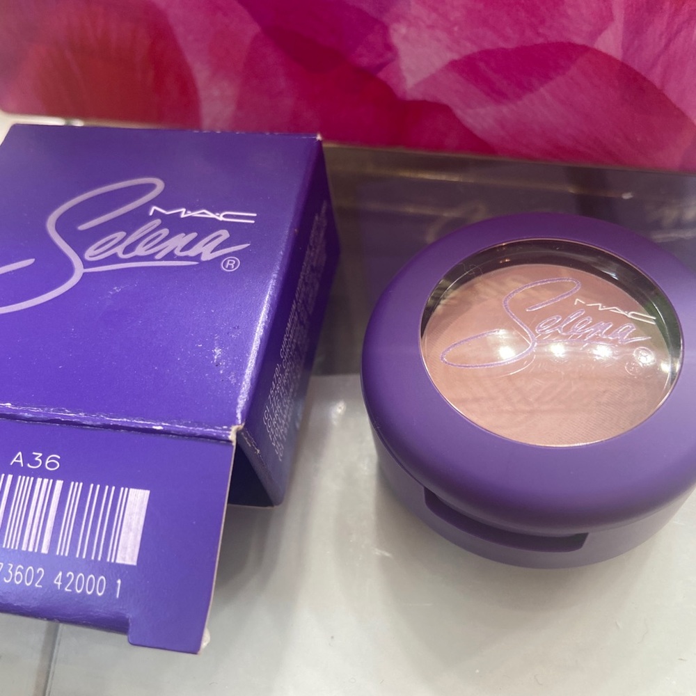 Mac cosmetics Selena collection eyeshadow